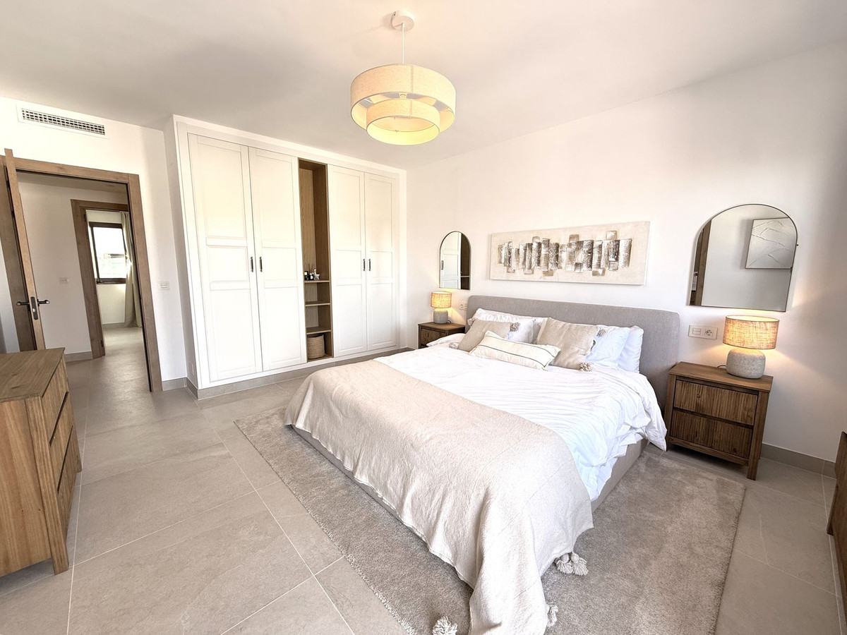Appartement te koop in Estepona | 4 slaapkamers H5406334