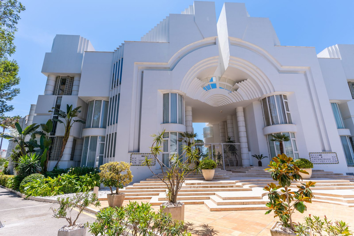 Huis te koop in Estepona | 2 slaapkamers H5410204