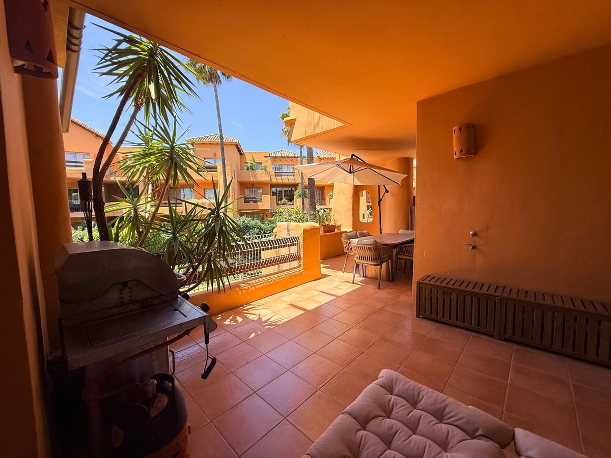 Appartement te koop in Estepona | 2 slaapkamers H5410312