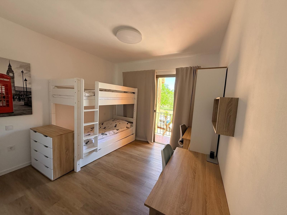 Appartement te koop in Estepona | 2 slaapkamers H5410312