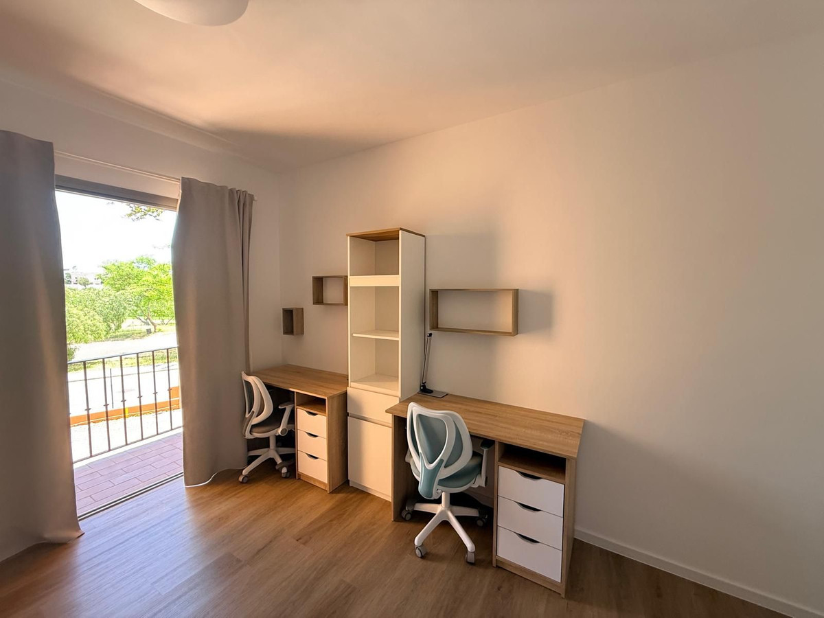 Appartement te koop in Estepona | 2 slaapkamers H5410312