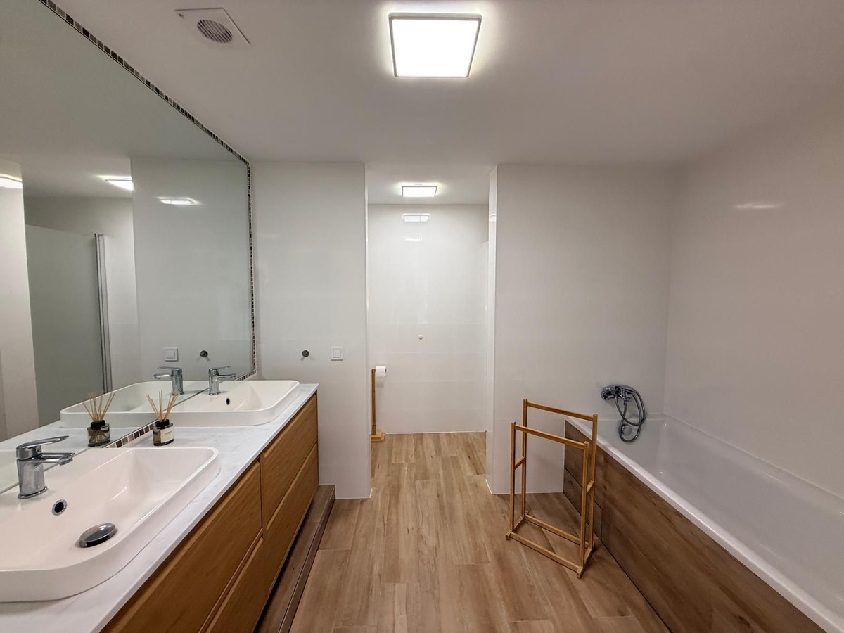 Appartement te koop in Estepona | 2 slaapkamers H5410312