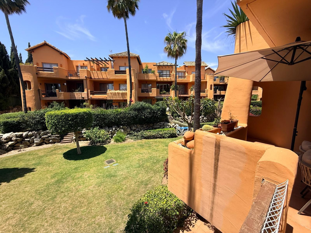 Appartement te koop in Estepona | 2 slaapkamers H5410312