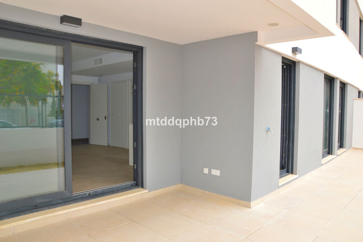 Appartement te koop in Estepona | 2 slaapkamers H5412391