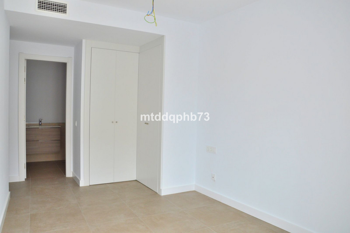 Appartement te koop in Estepona | 2 slaapkamers H5412391
