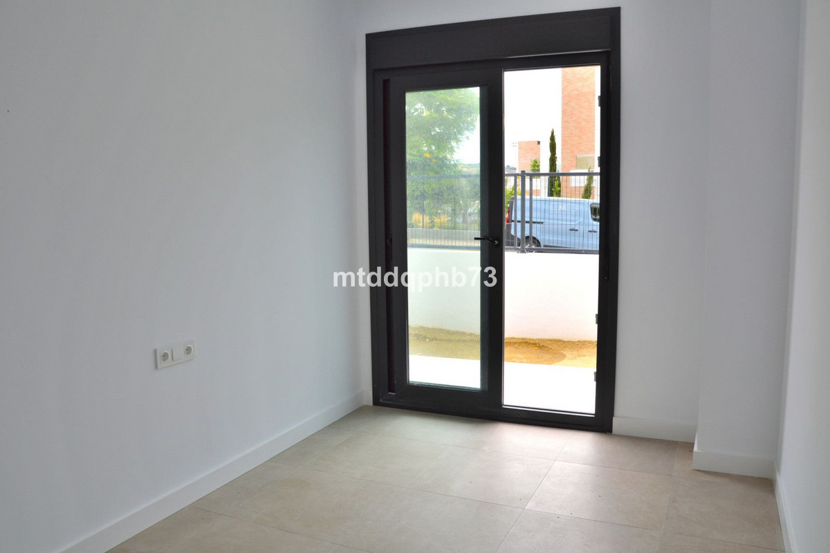 Appartement te koop in Estepona | 2 slaapkamers H5412391