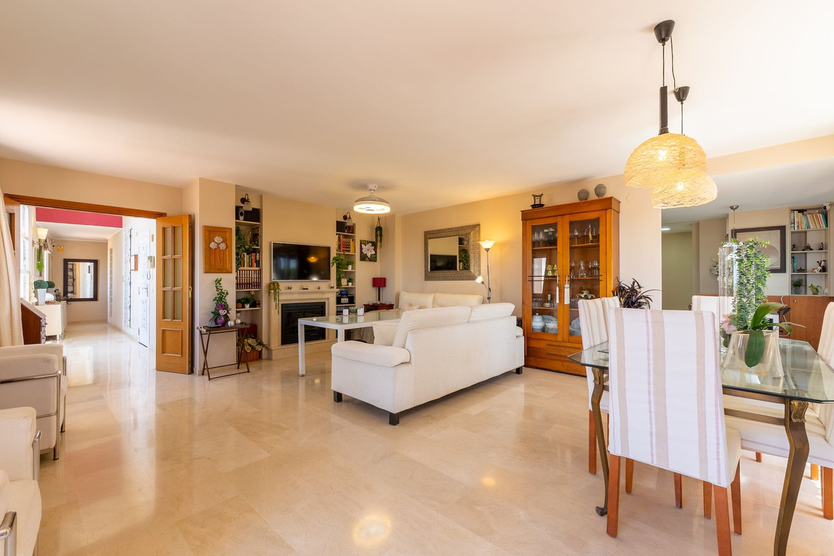 Penthouse te koop in Estepona | 3 slaapkamers H5414803