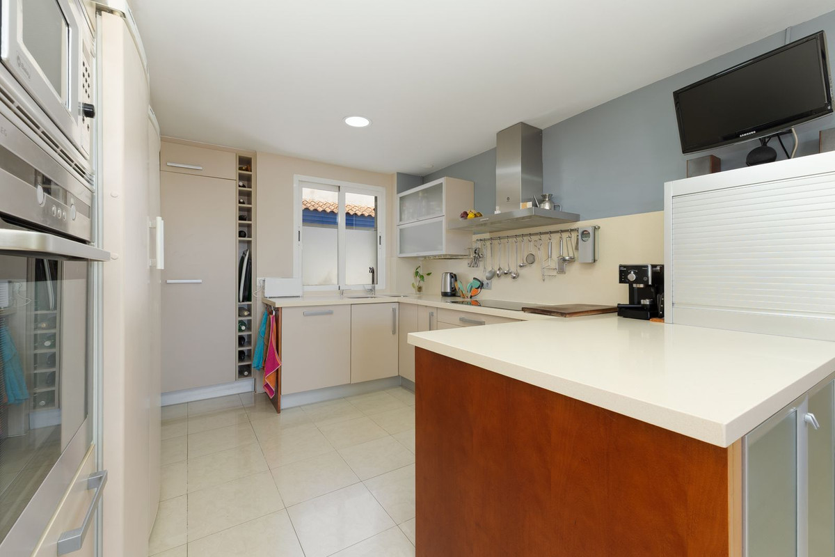 Penthouse te koop in Estepona | 3 slaapkamers H5414803