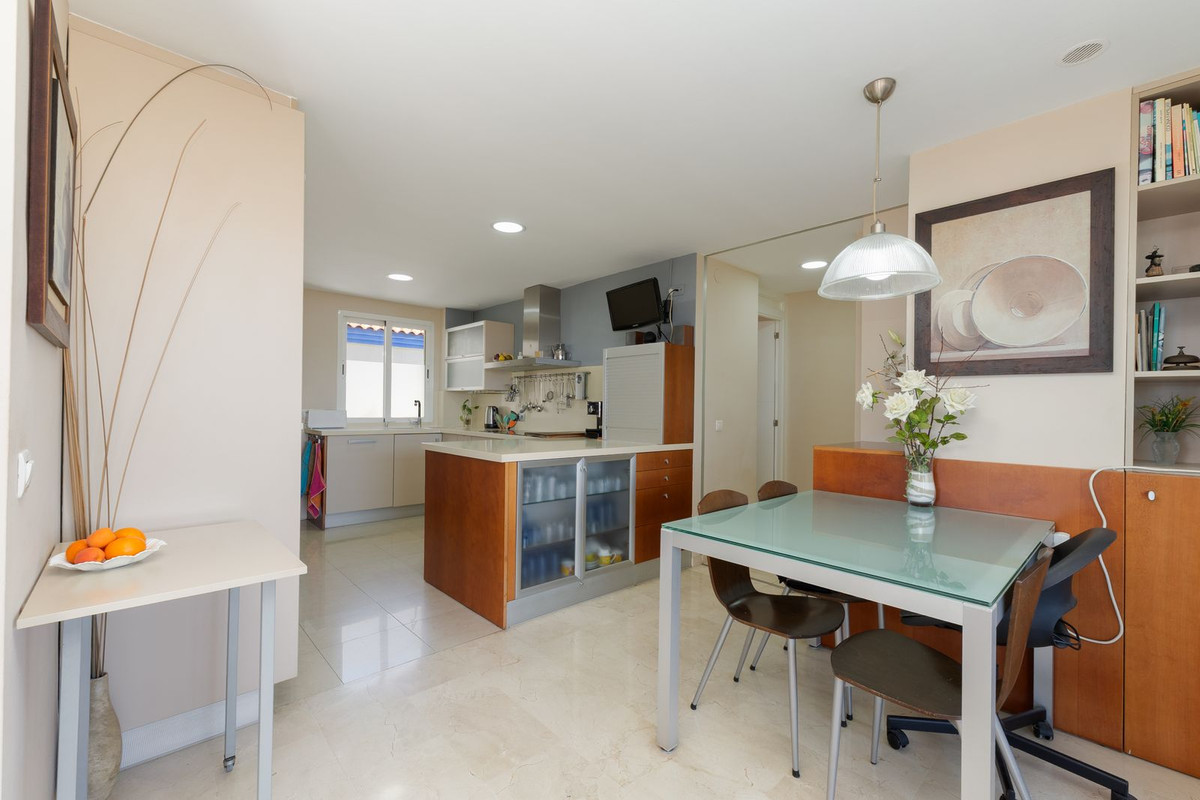 Penthouse te koop in Estepona | 3 slaapkamers H5414803