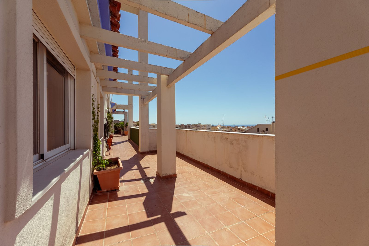 Penthouse te koop in Estepona | 3 slaapkamers H5414803