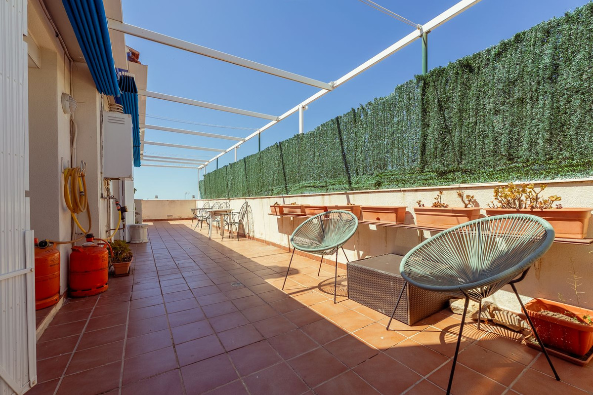 Penthouse te koop in Estepona | 3 slaapkamers H5414803