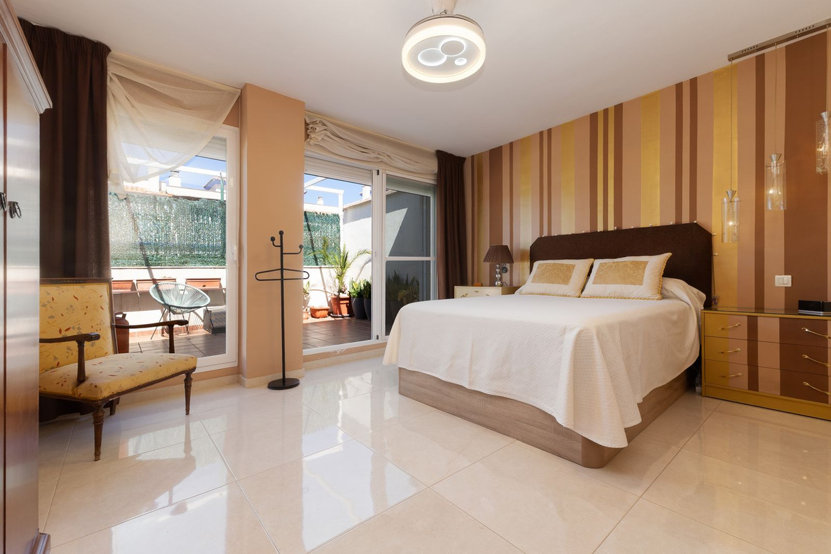 Penthouse te koop in Estepona | 3 slaapkamers H5414803