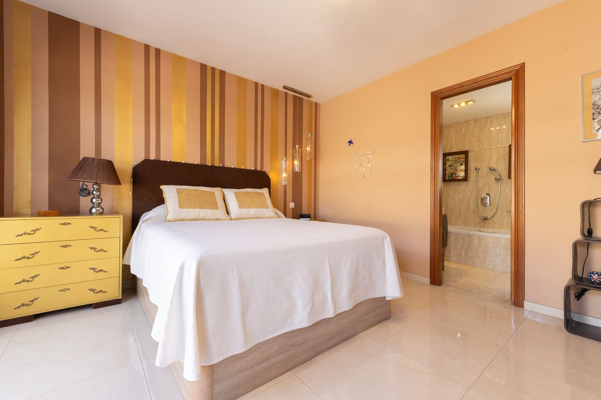 Penthouse te koop in Estepona | 3 slaapkamers H5414803