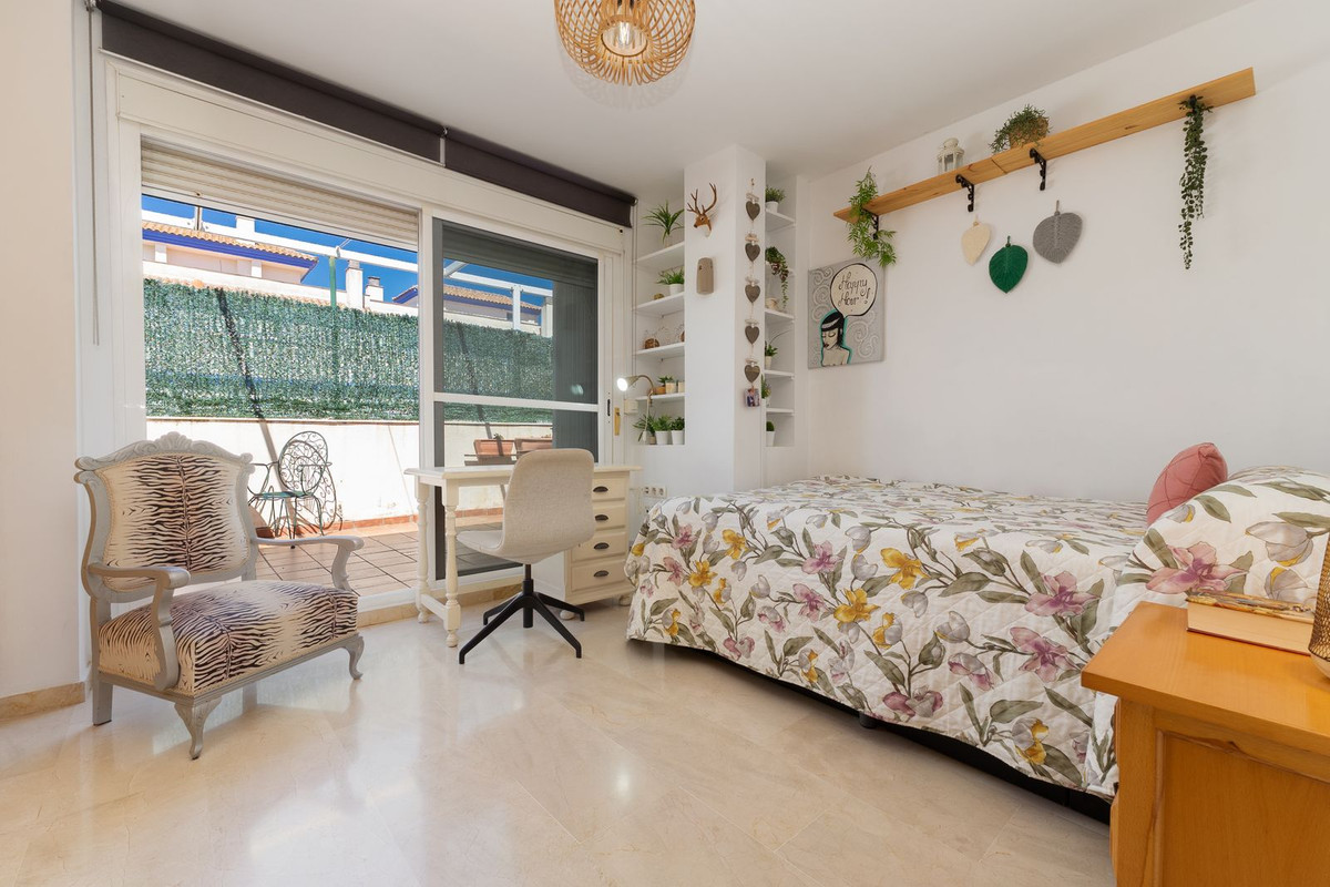 Penthouse te koop in Estepona | 3 slaapkamers H5414803