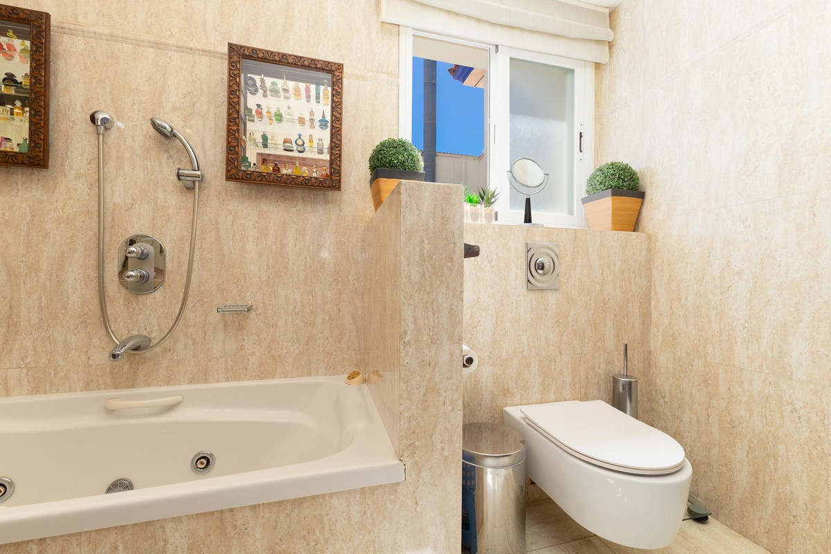 Penthouse te koop in Estepona | 3 slaapkamers H5414803