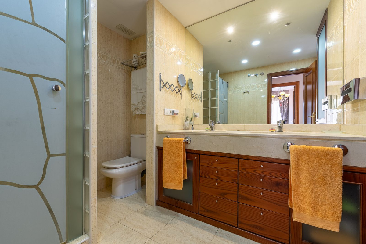 Penthouse te koop in Estepona | 3 slaapkamers H5414803