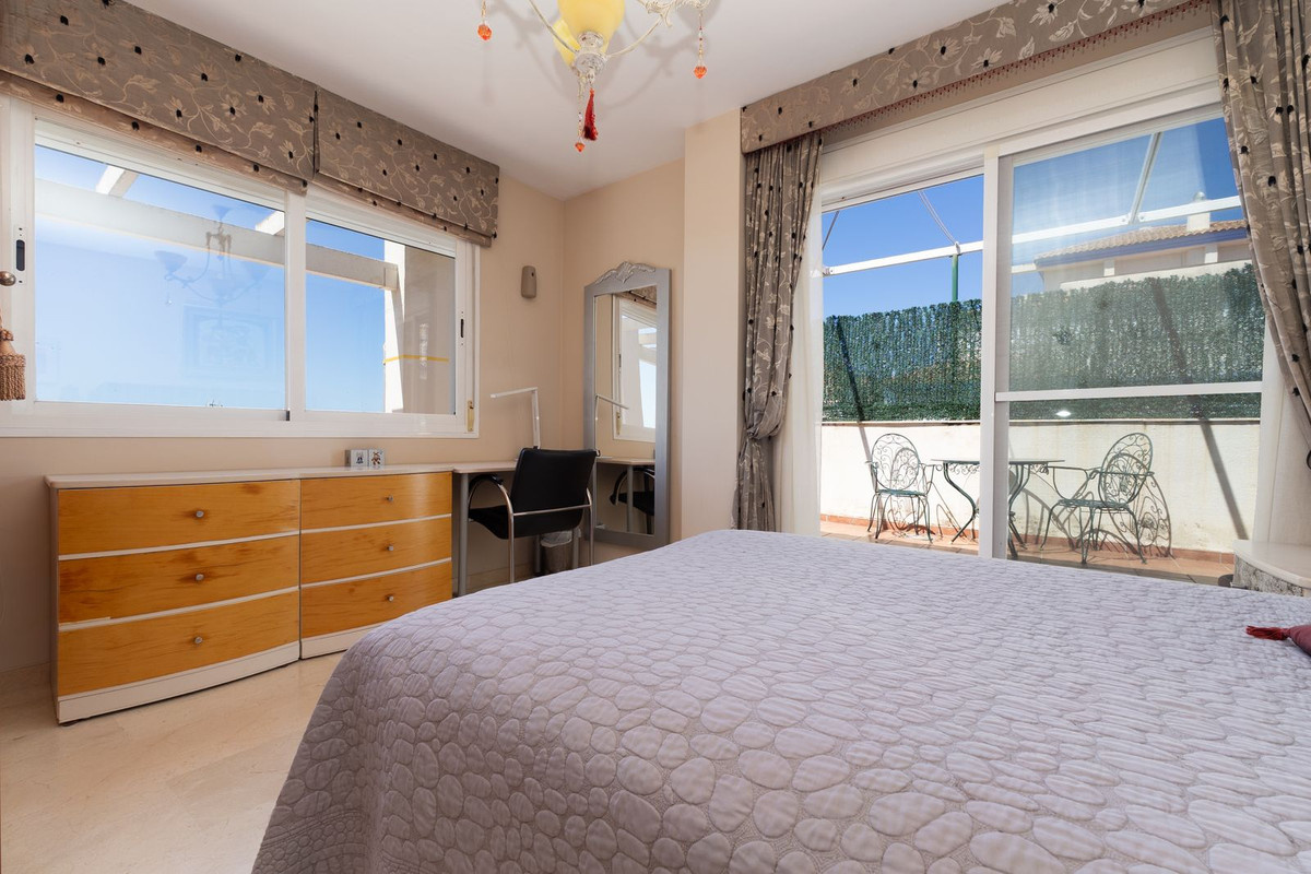 Penthouse te koop in Estepona | 3 slaapkamers H5414803