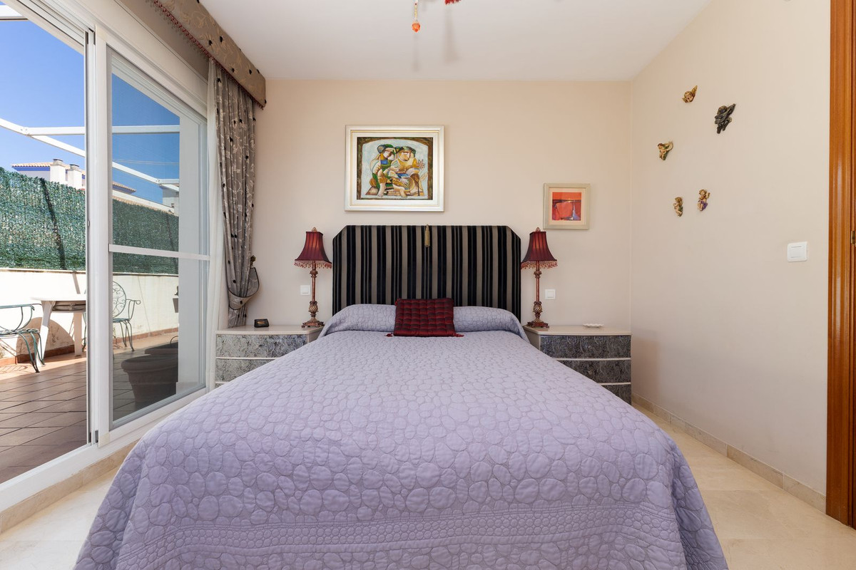 Penthouse te koop in Estepona | 3 slaapkamers H5414803