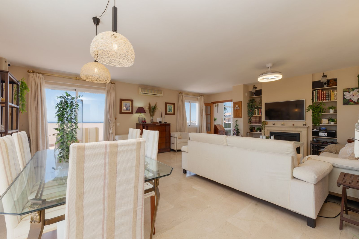 Penthouse te koop in Estepona | 3 slaapkamers H5414803