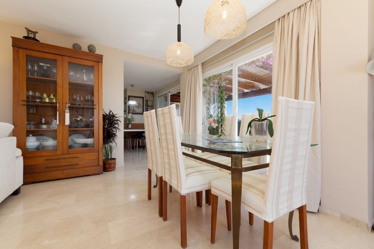 Penthouse te koop in Estepona | 3 slaapkamers H5414803
