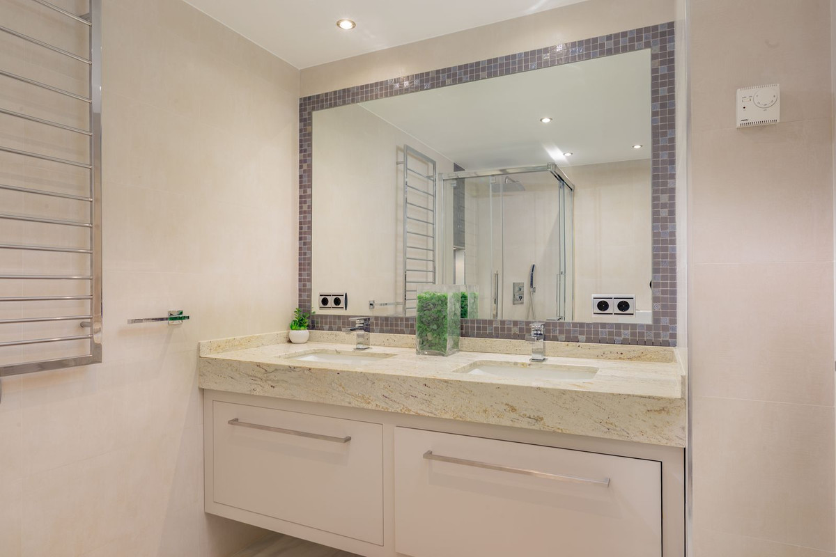 Appartement te koop in Estepona | 3 slaapkamers H5417149