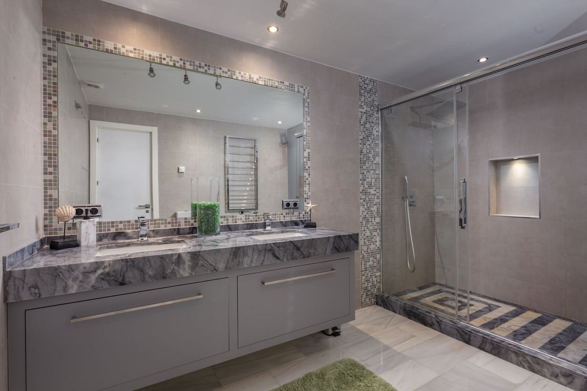 Appartement te koop in Estepona | 3 slaapkamers H5417149