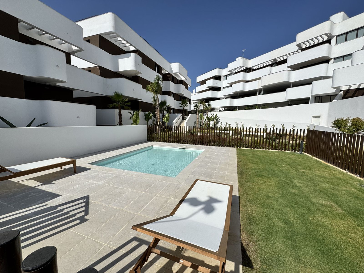 Appartement te koop in Estepona | 2 slaapkamers H5418076