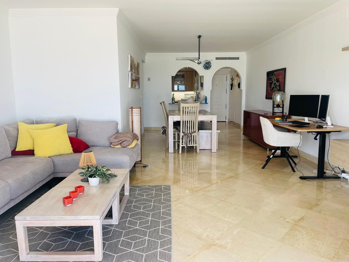Appartement te koop in Estepona | 2 slaapkamers H5419342