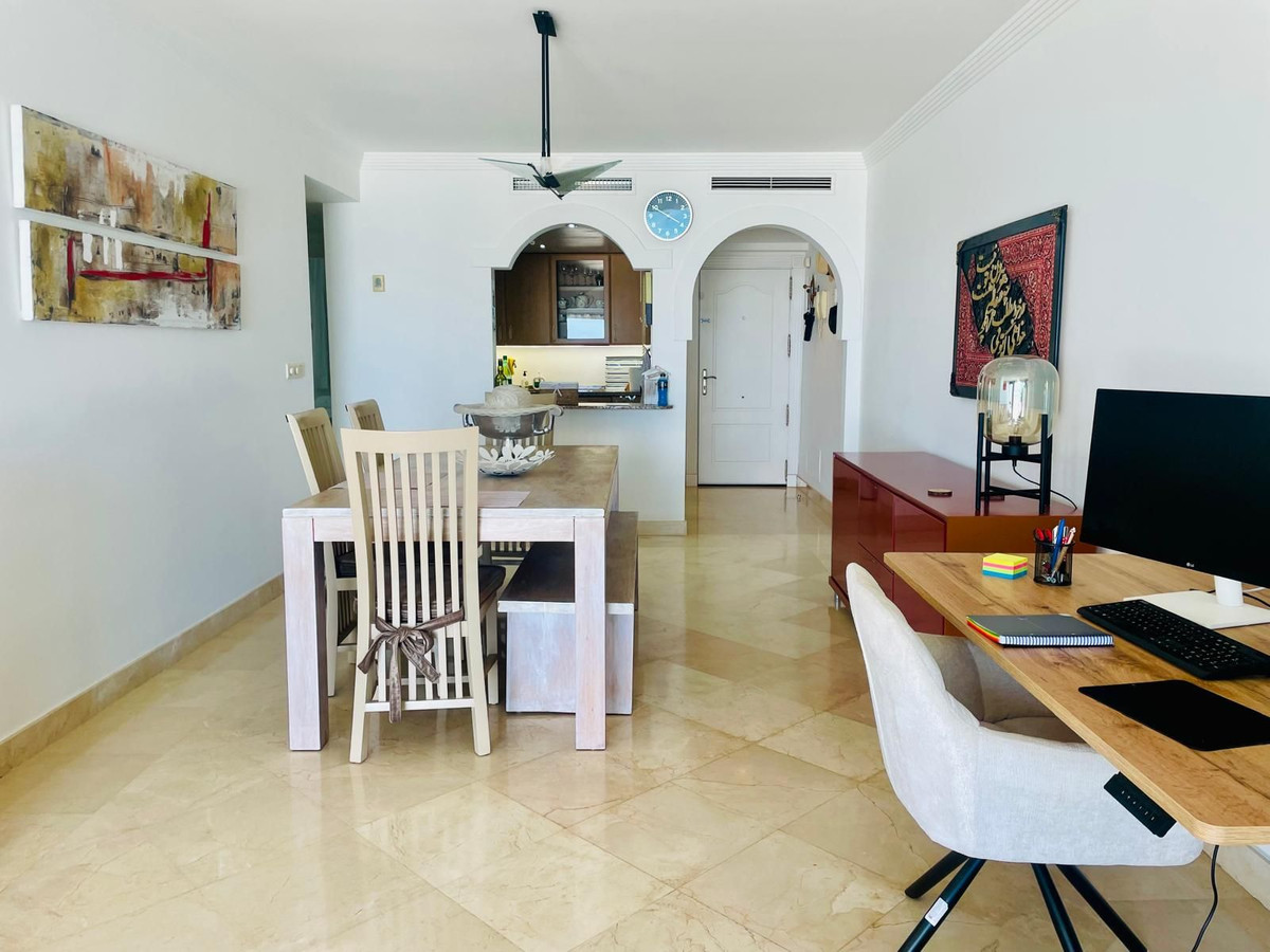 Appartement te koop in Estepona | 2 slaapkamers H5419342