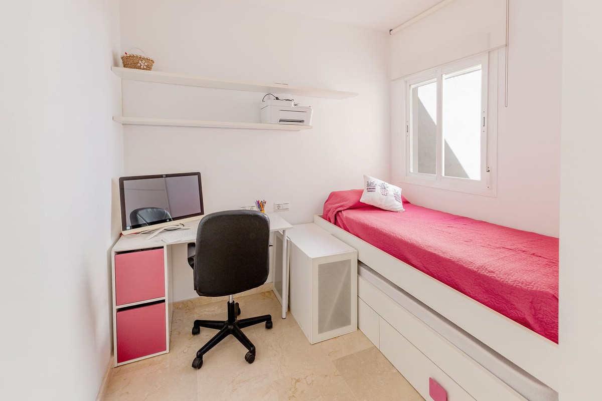 Appartement te koop in Estepona | 2 slaapkamers H5422504