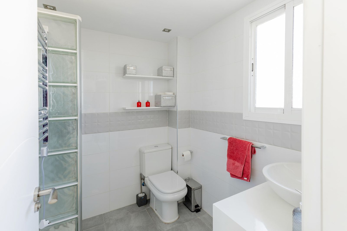Appartement te koop in Estepona | 2 slaapkamers H5422504