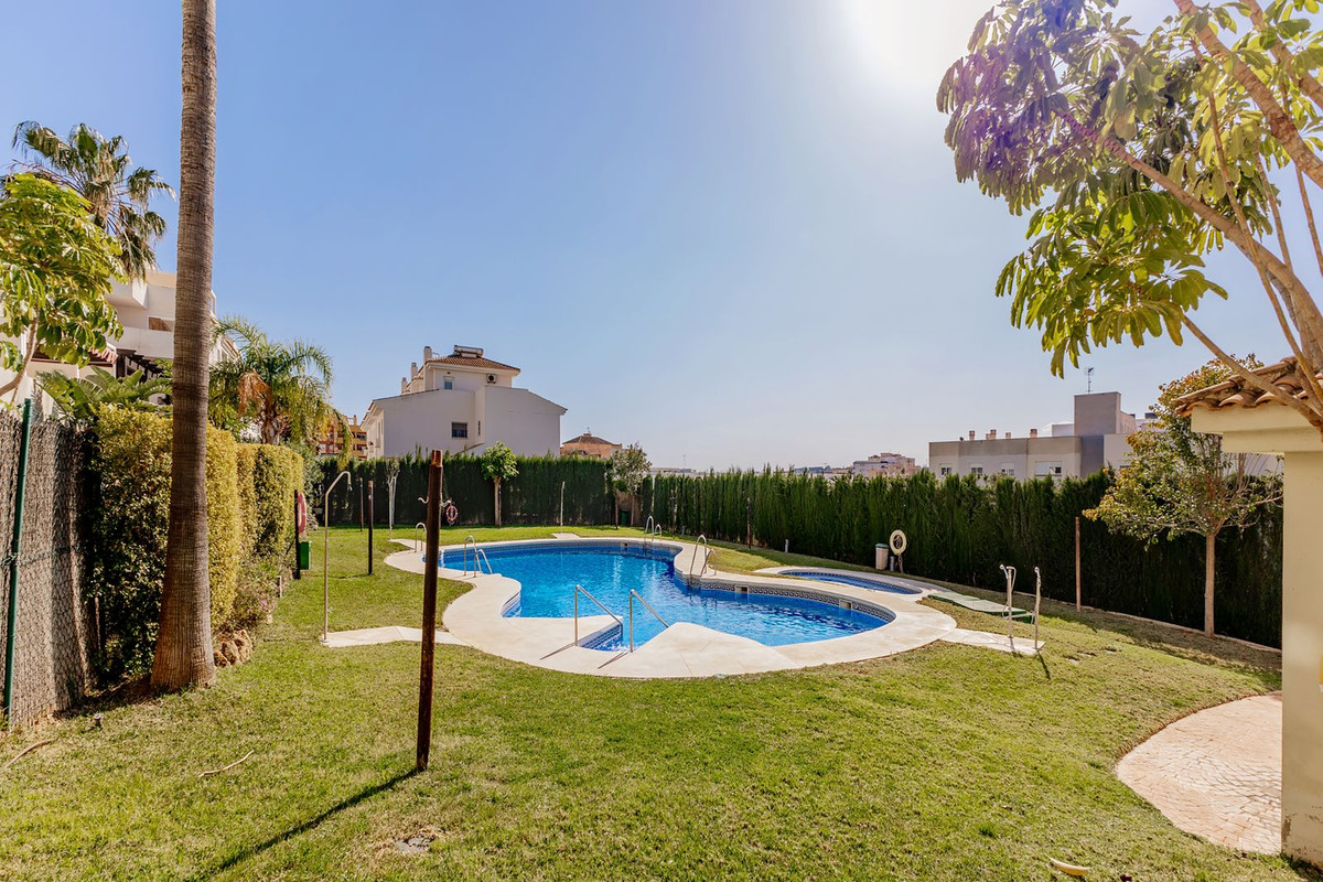Appartement te koop in Estepona | 2 slaapkamers H5422504