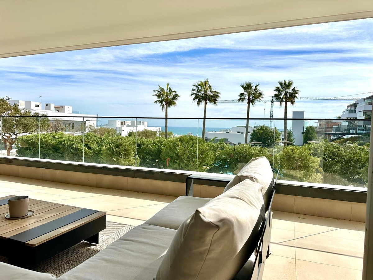 Appartement te koop in Estepona | 4 slaapkamers H5424277