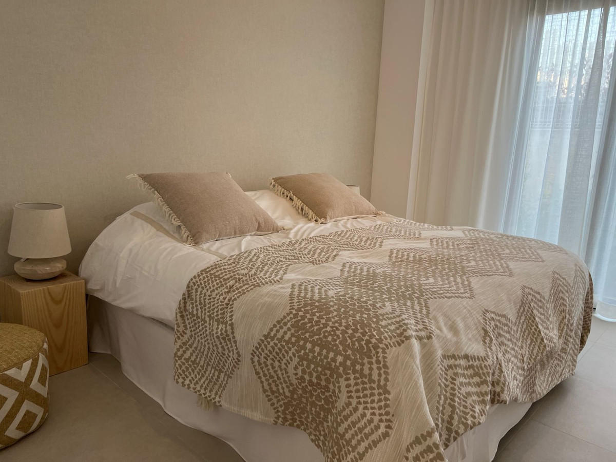 Appartement te koop in Estepona | 4 slaapkamers H5424277