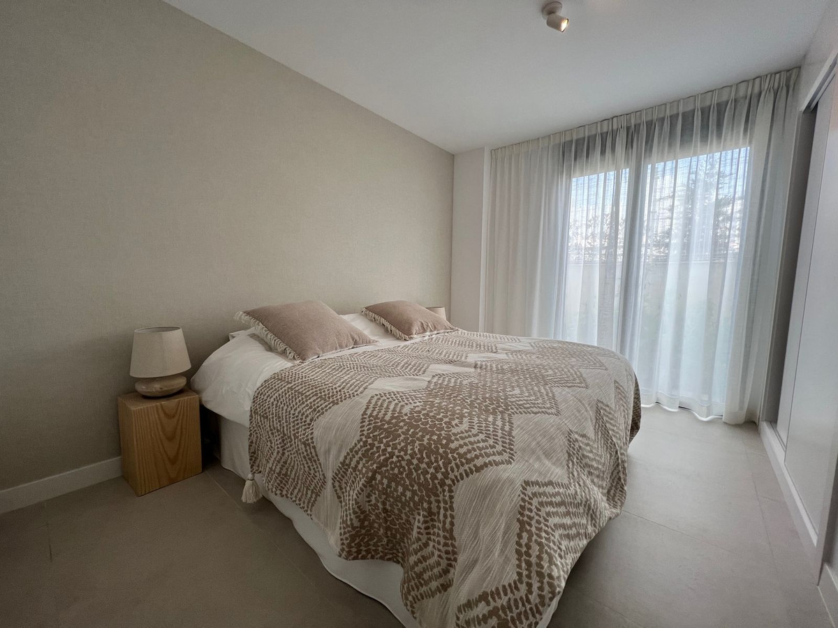 Appartement te koop in Estepona | 4 slaapkamers H5424277