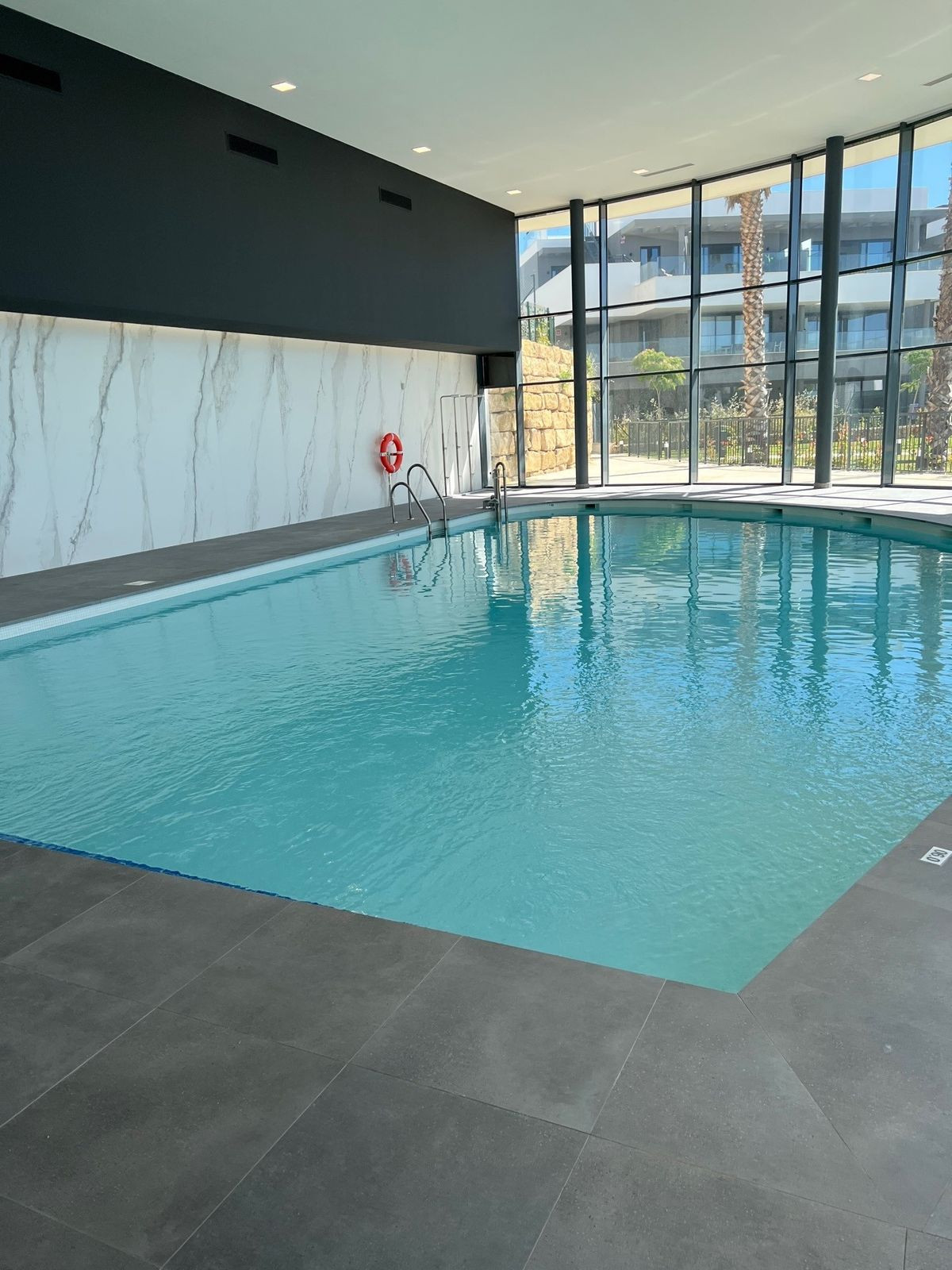 Appartement te koop in Estepona | 4 slaapkamers H5424277