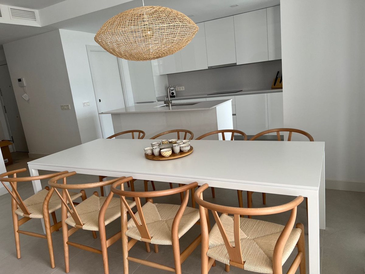 Appartement te koop in Estepona | 4 slaapkamers H5424277