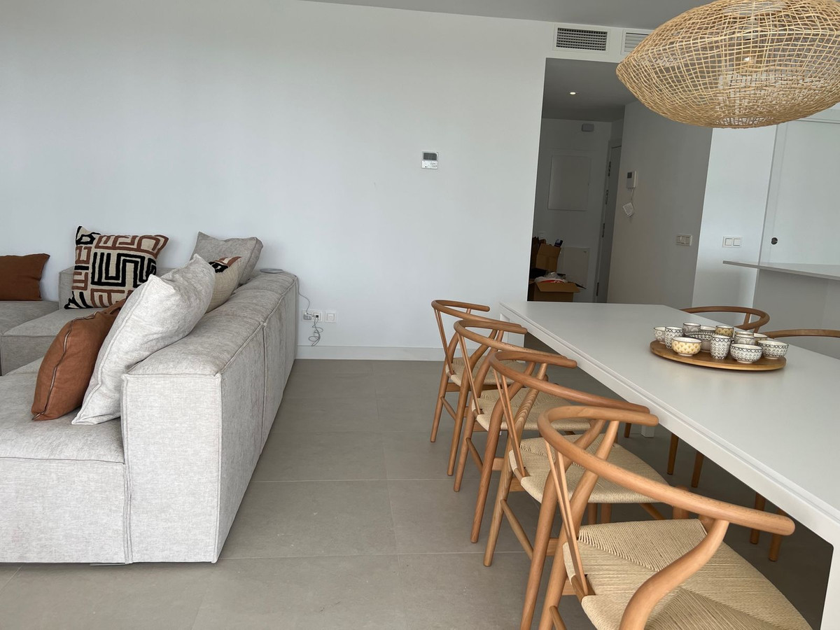 Appartement te koop in Estepona | 4 slaapkamers H5424277