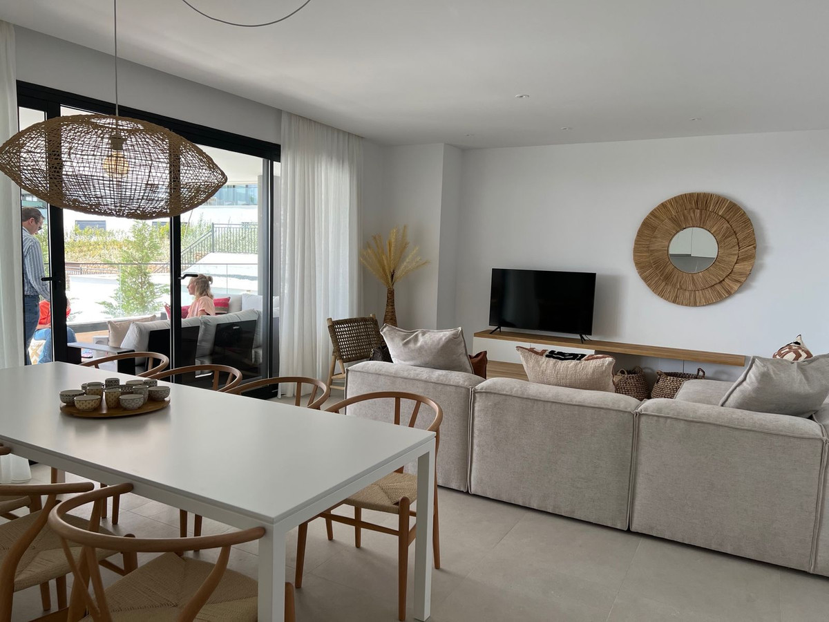 Appartement te koop in Estepona | 4 slaapkamers H5424277