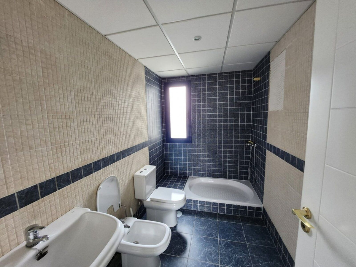 Appartement te koop in Estepona | 2 slaapkamers H5425159