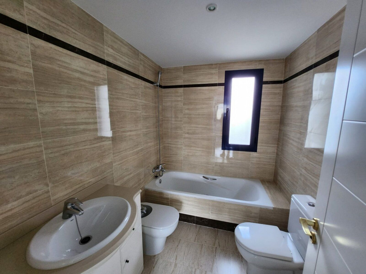 Appartement te koop in Estepona | 2 slaapkamers H5425159