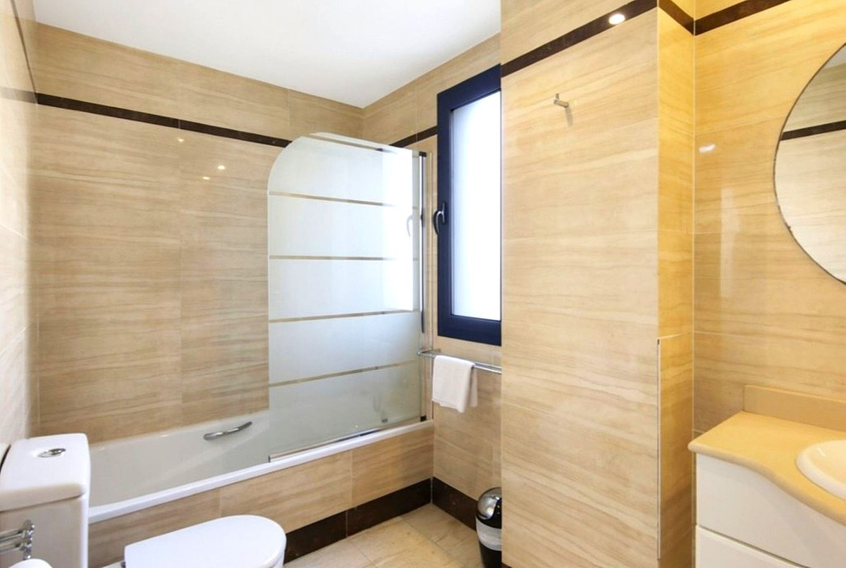 Appartement te koop in Estepona | 2 slaapkamers H5425171
