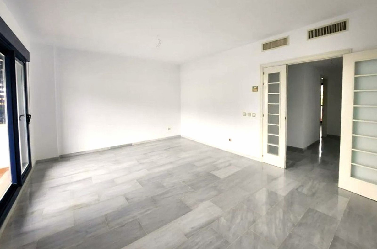 Appartement te koop in Estepona | 2 slaapkamers H5425171