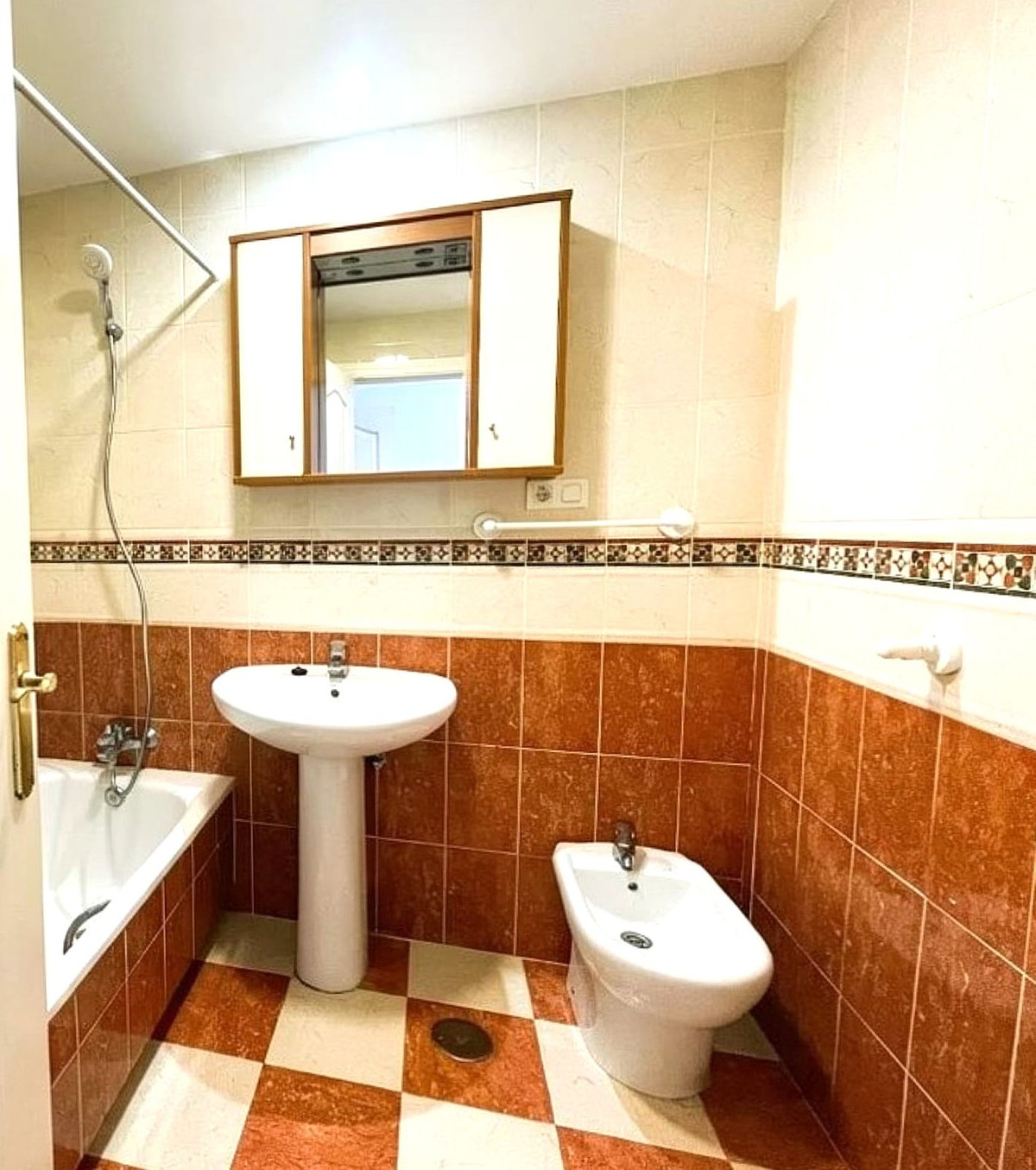 Appartement te koop in Estepona | 2 slaapkamers H5425195