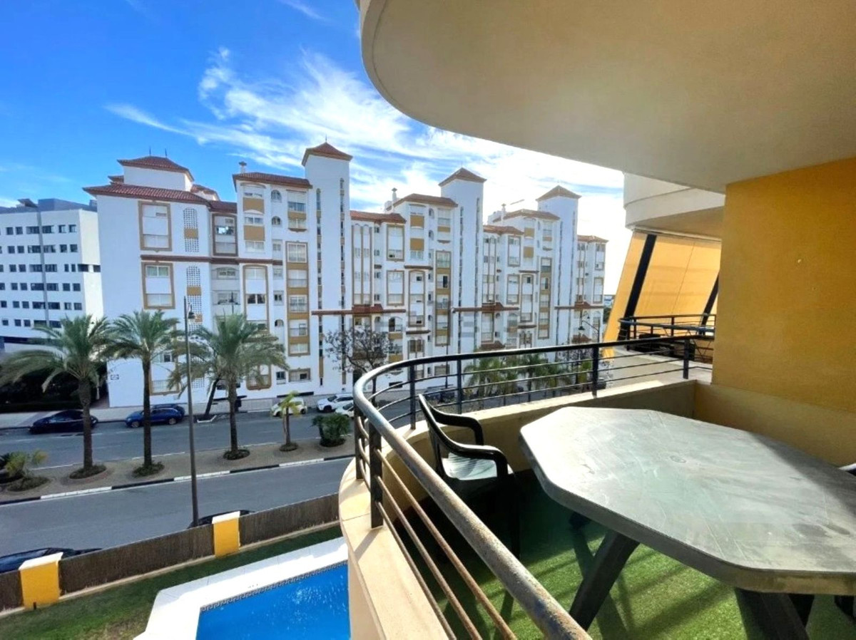 Appartement te koop in Estepona | 2 slaapkamers H5425195
