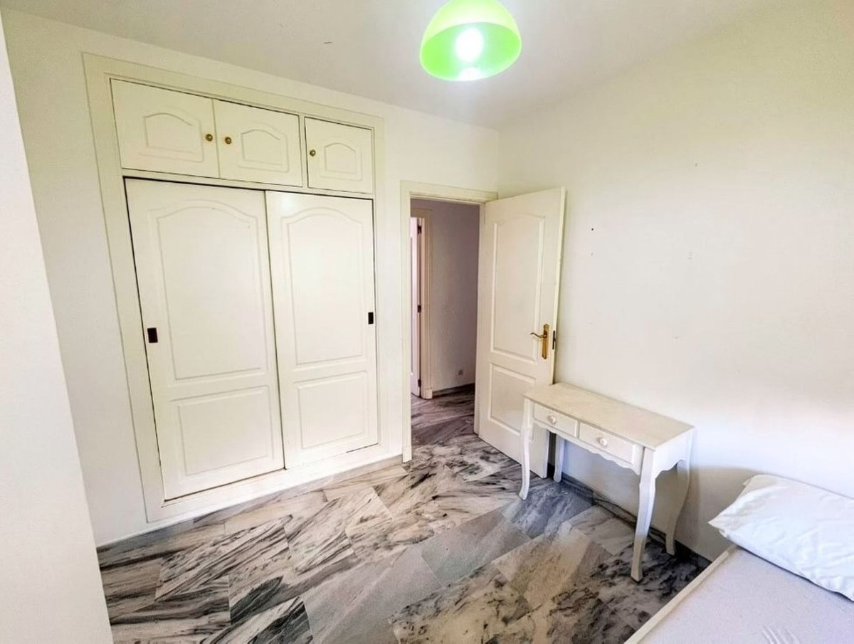 Appartement te koop in Estepona | 2 slaapkamers H5425195