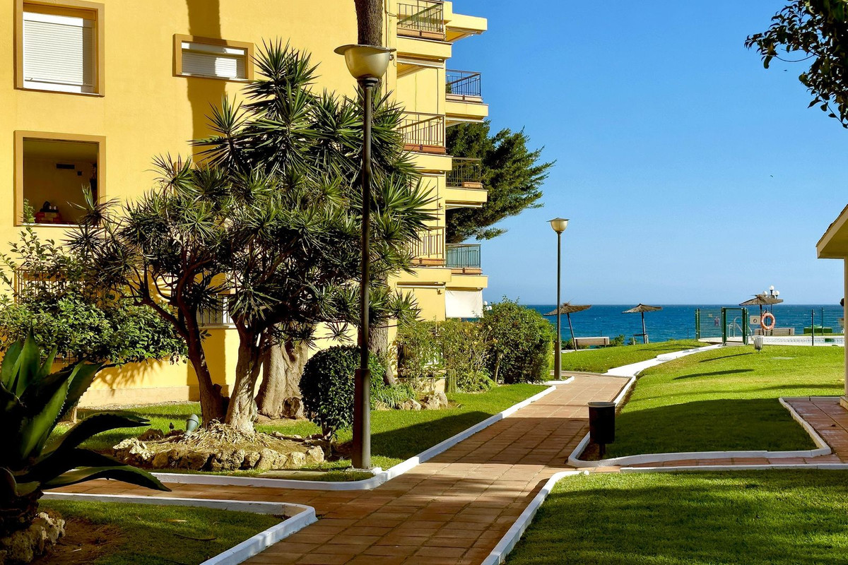 Appartement te koop in Estepona | 3 slaapkamers H5425942