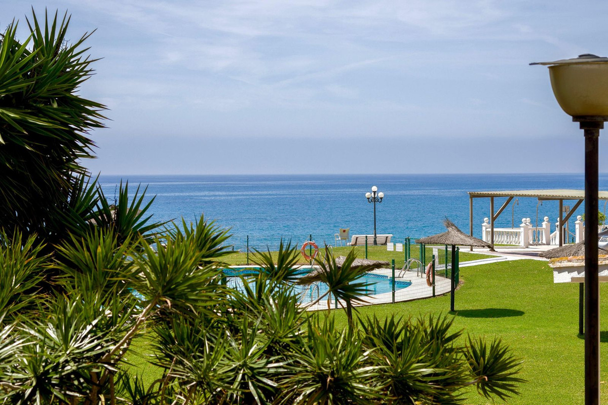 Appartement te koop in Estepona | 3 slaapkamers H5425942