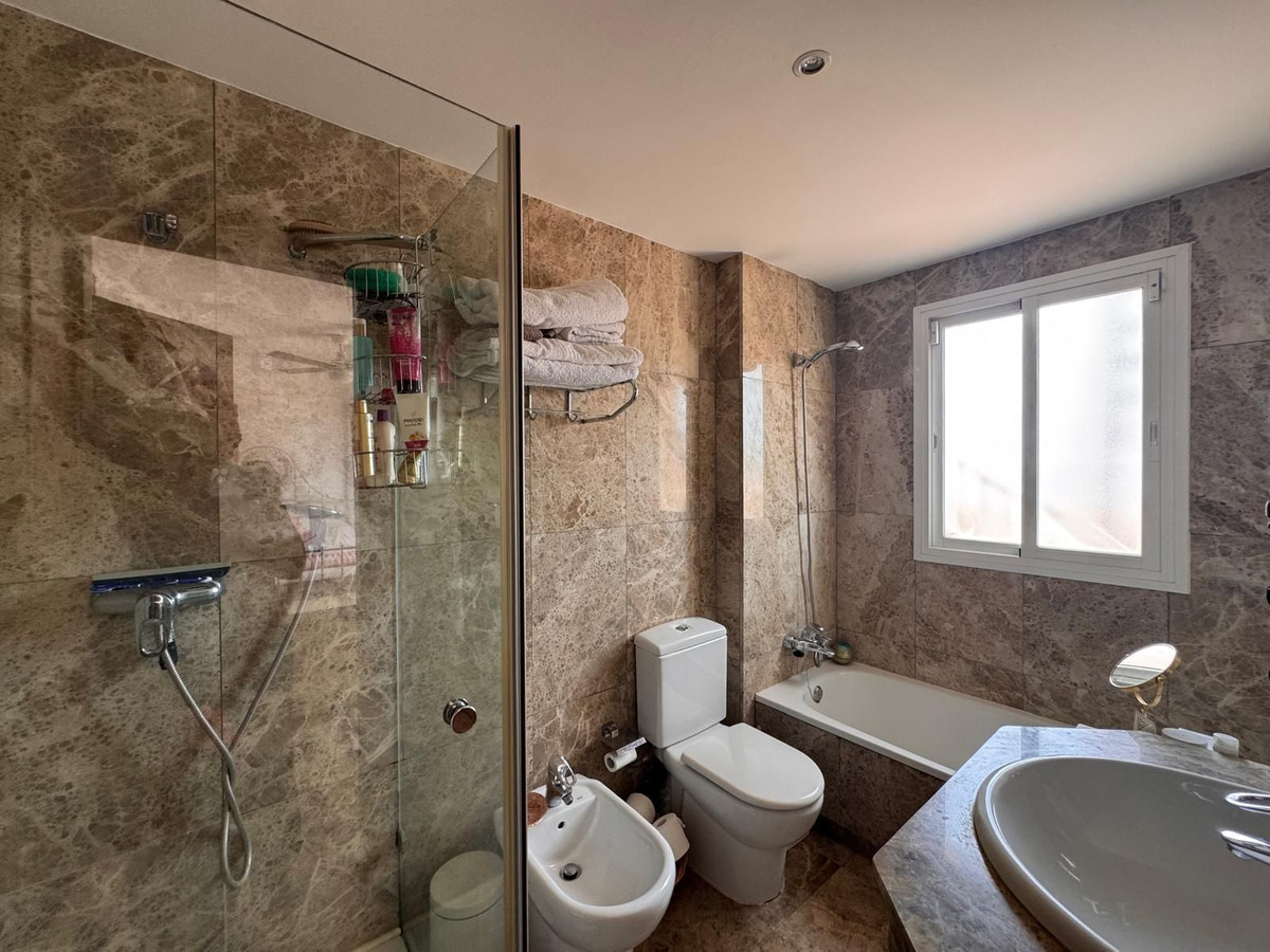 Appartement te koop in Estepona | 3 slaapkamers H5426005