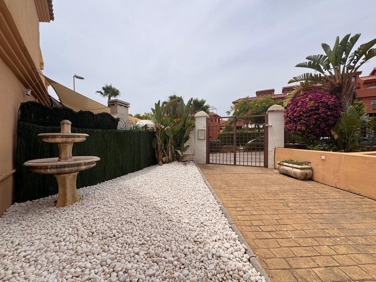 Appartement te koop in Estepona | 3 slaapkamers H5426005